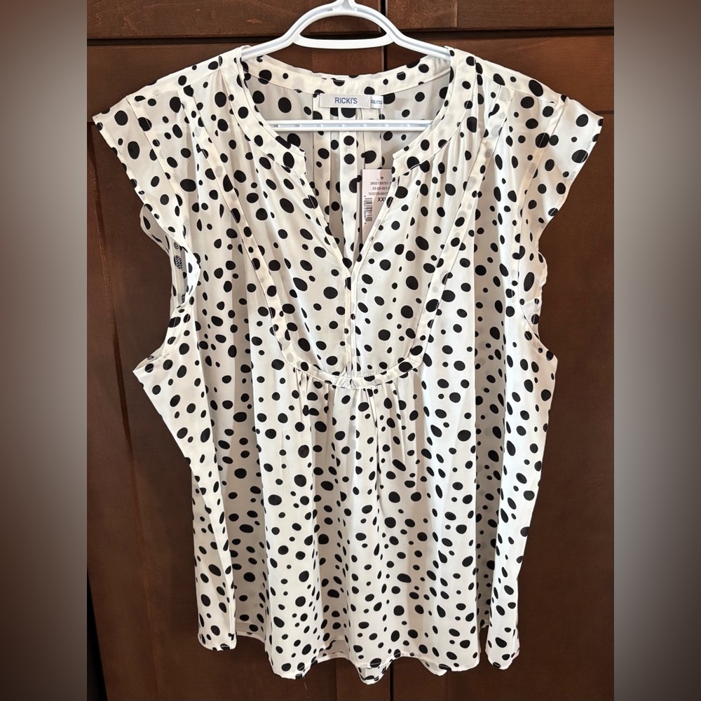Women's Polka Dot Top - white & black